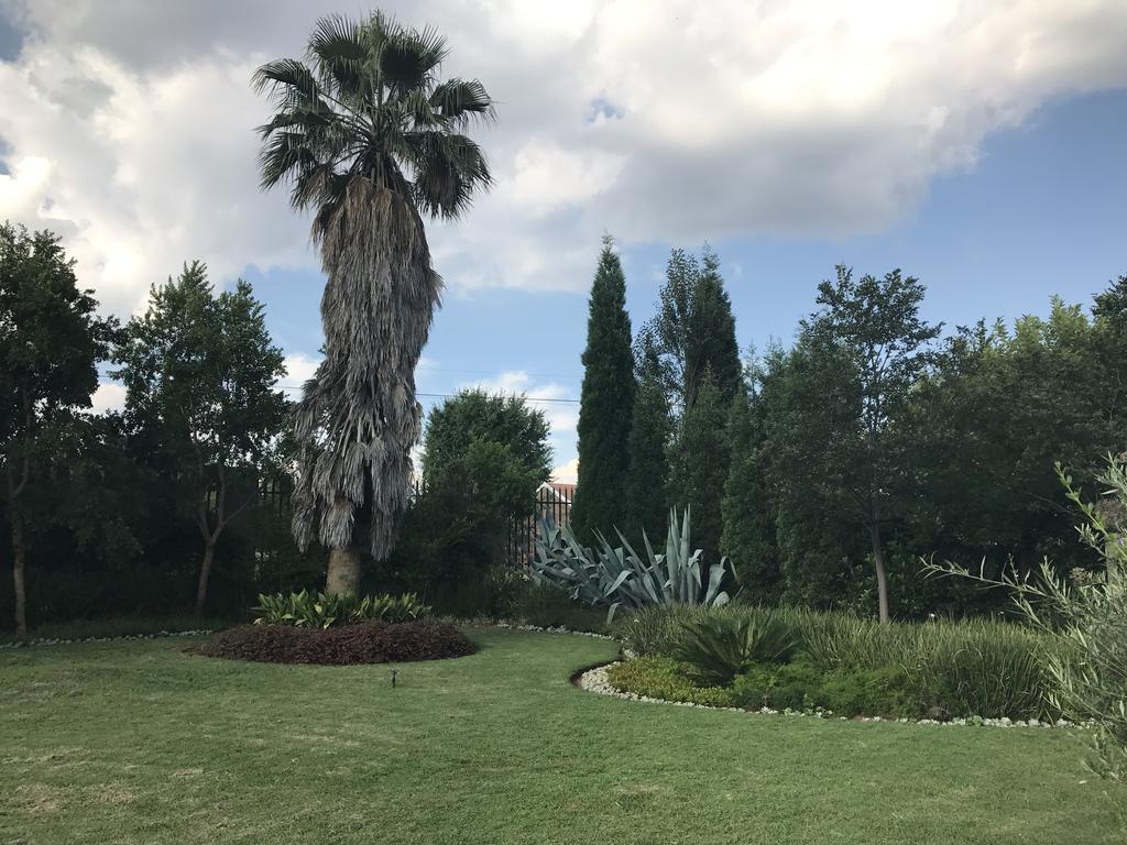 Appartamento Wolf Unit Pretoria-Noord Esterno foto